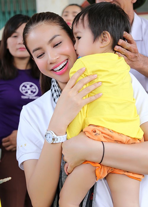 Pham Huong doi mua cung Thien Ly Le Hang di tu thien-Hinh-14